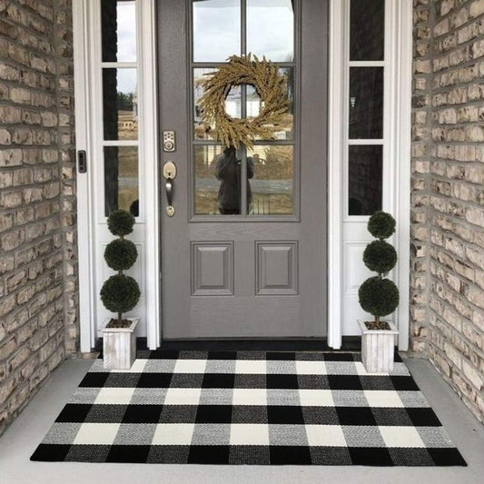 Black and White Buffalo Plaid Outdoor Rug: 27.5'' x 43'' Indoor/Outdoor Area Rug for Layering or as a Hello/Welcome Door Mat - Washable Cotton Woven Farmhouse Mat for Fall Front Porch Decor