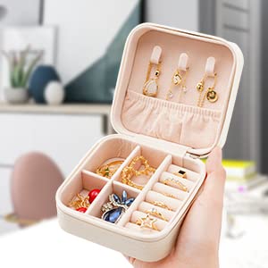 Portable Travel Mini Jewelry Box: Leather Jewellery Ring Organizer Case in Elegant White - A Stylish Storage Gift Box for Girls and Women